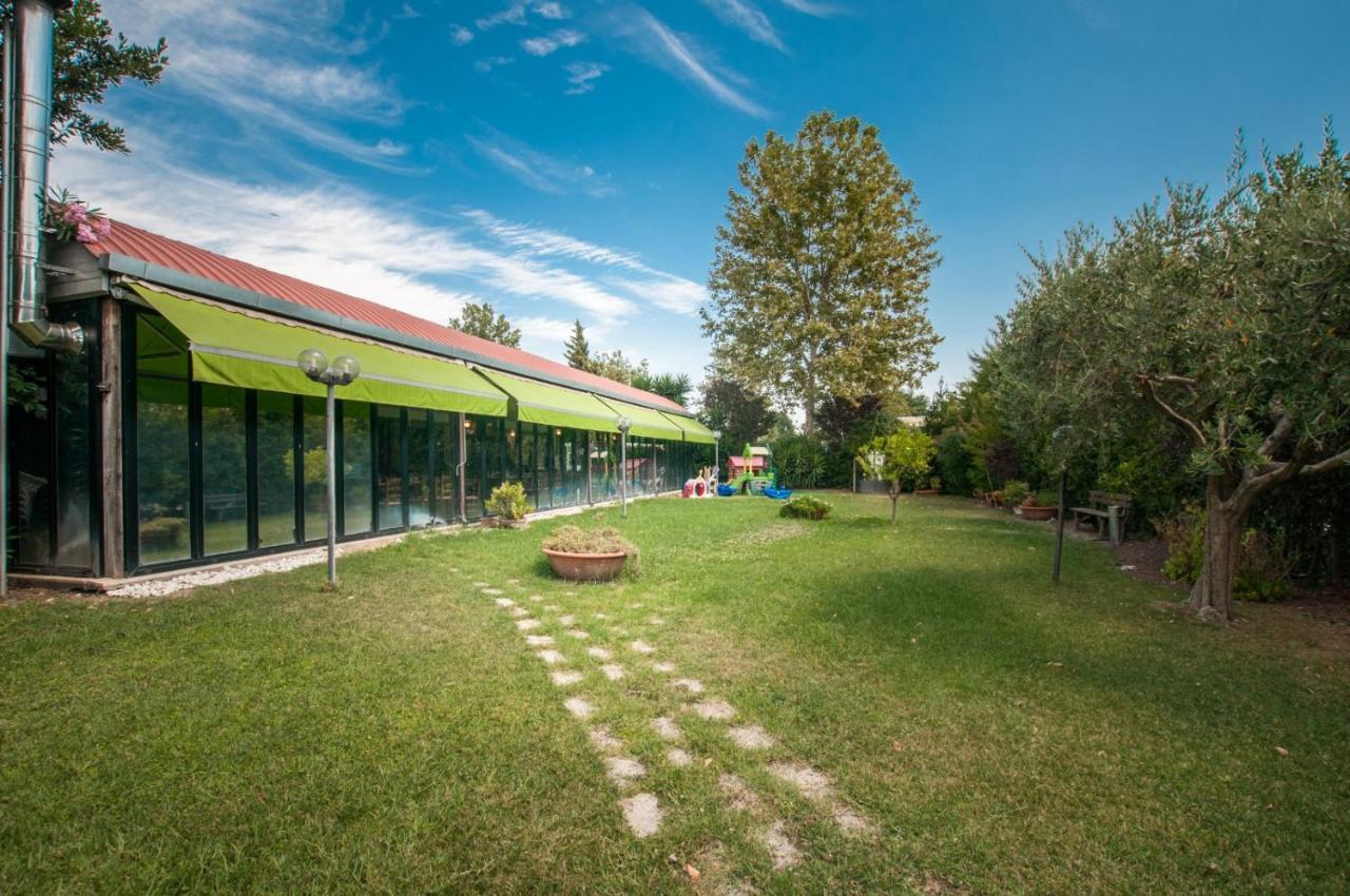 La Vecchia Fattoria Hotell Loreto Eksteriør bilde