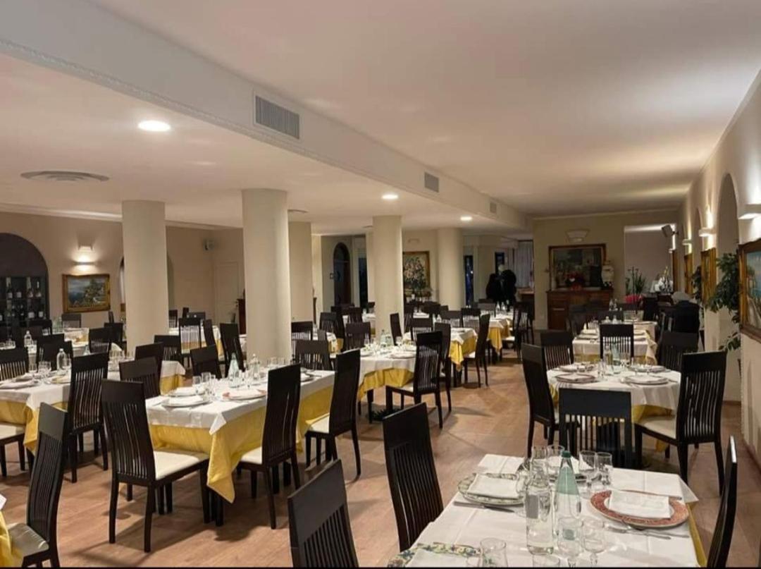 La Vecchia Fattoria Hotell Loreto Eksteriør bilde