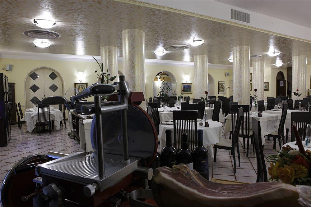 La Vecchia Fattoria Hotell Loreto Eksteriør bilde