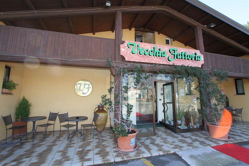 La Vecchia Fattoria Hotell Loreto Eksteriør bilde