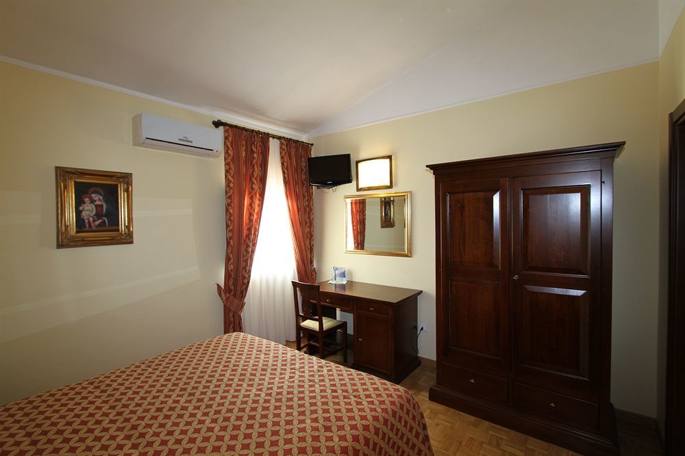 La Vecchia Fattoria Hotell Loreto Eksteriør bilde